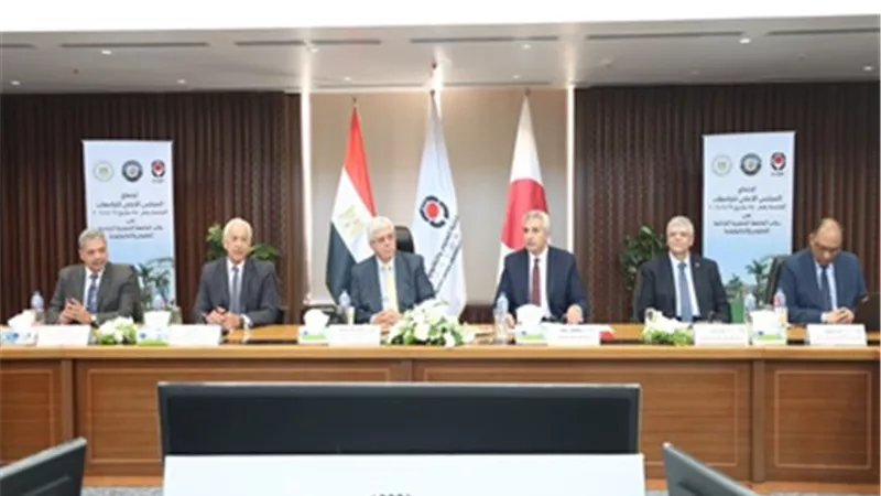 وزير التعليم العالي يوجه بإستعداد الجامعات لامتحانات الترم الثاني