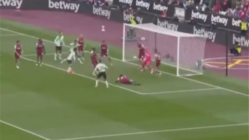 ترتيب الدوري الإنجليزي عقب تعادل ليفربول ووست هام