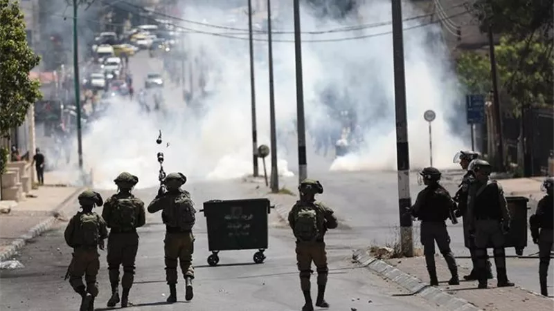 القاهرة الإخبارية: اندلاع مواجهات بين الفلسطينيين وقوات الاحتلال شرقي قلقيلية