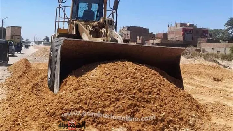 البدء في رصف عدد من الطرق الحيوية بمدينة البلينا بسوهاج