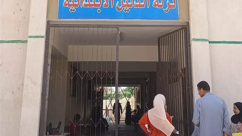 الكشف علي ٢٠٠حالة في قافلة 
