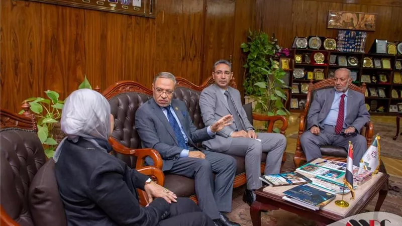 رئيس جامعة طنطا يستقبل وفد الشركة المانحة للأيزو QSI