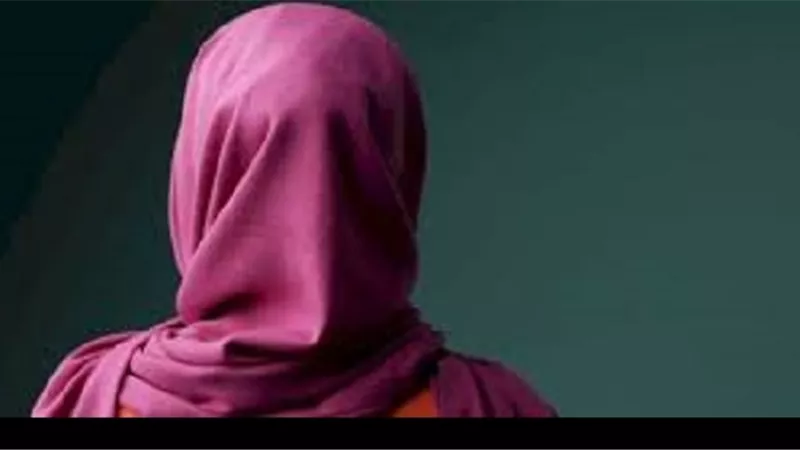 صورة المُتوفاه بغير حجاب هل تُعد سيئة جارية