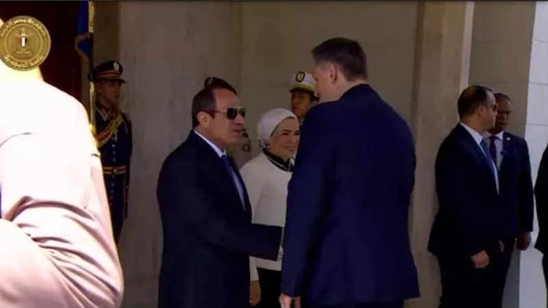 السيسي يستقبل رئيس البوسنة والهرسك في قصر الاتحادية..فيديو
