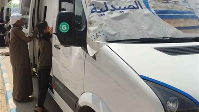 قافلة حياة كريمة الطبية تعالج أهالي الضبعية بالإسماعيلية