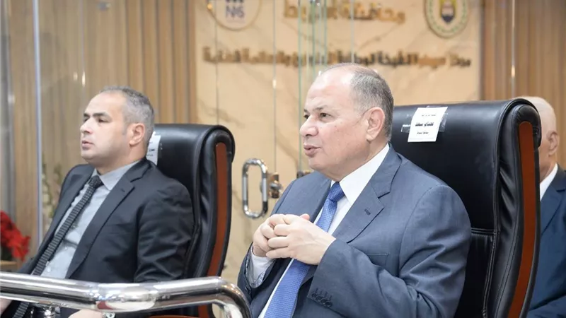 محافظ أسيوط يشيد بمراكز السيطرة للشبكة الوطنية للطوارئ