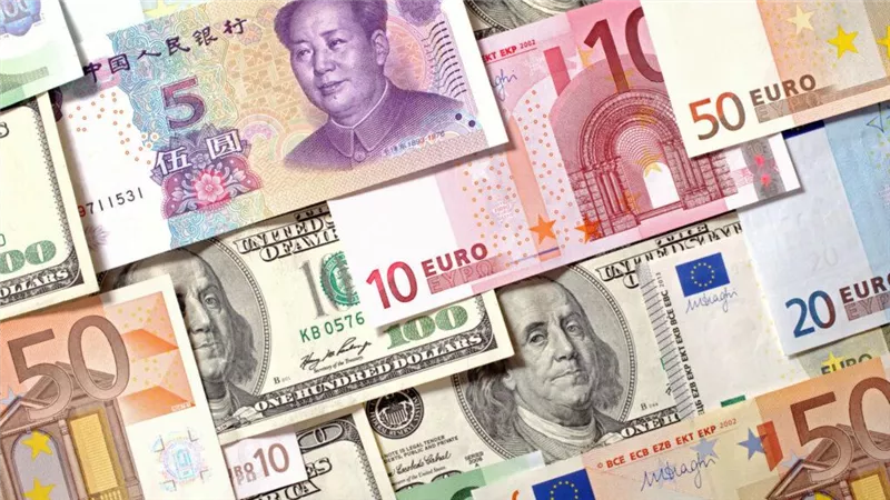 أسعار العملات اليوم.. استقرار الدولار وتباين اليورو
