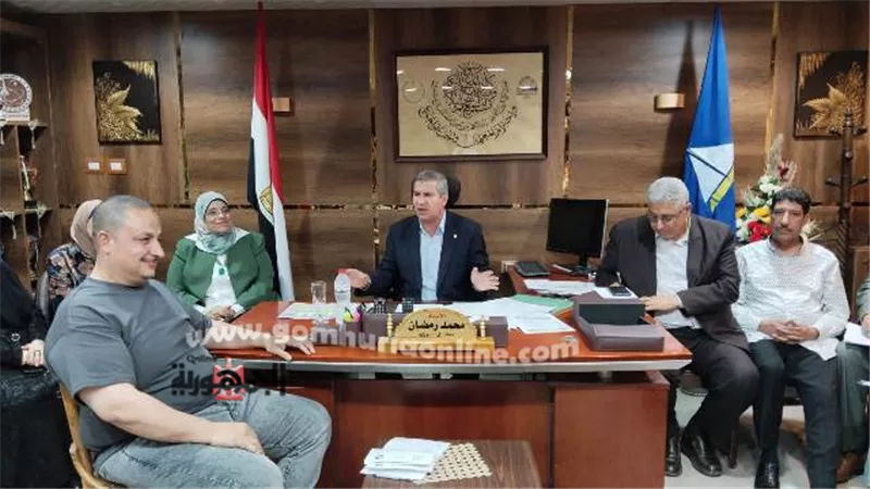 مدير تعليم دمياط يستعرض إستعدادات المدارس لإمتحانات نهاية العام