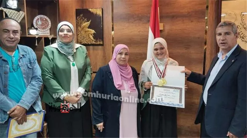 مدير تعليم دمياط يكرم الطلاب الفائزين بمسابقات إقليم الدلتا