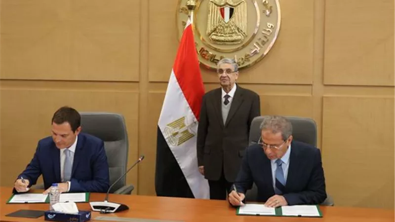 توقيع بروتوكول تعاون بين القابضة لكهرباء مصر وشنايدر إليكتريك