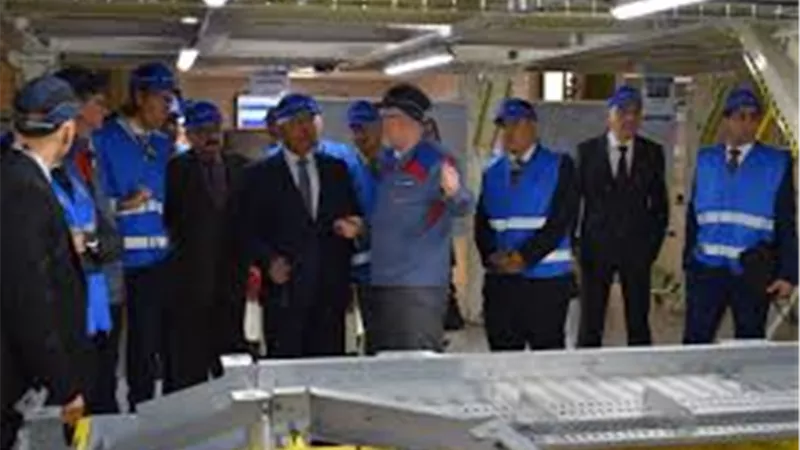 وزير النقل يبحث إنشاء مصنعين في مدينة برج العرب بالإسكندرية