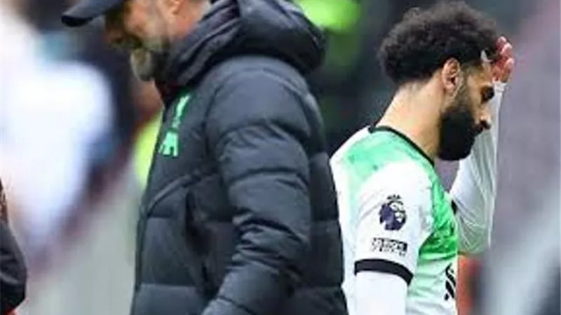 نجم اليونايتد السابق: محمد صلاح اصطدم بجدار من الطوب