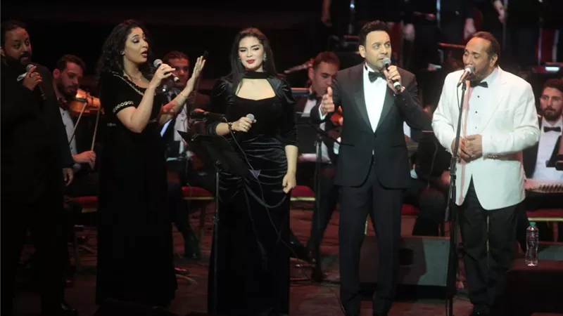 الحجار يستضيف نادية مصطفى ومصطفى قمر علي المسرح الكبير