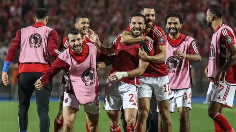 آخر كلام.. الأهلي يتوصل إلى إتفاق مع نجمه الدولى من أجل التجديد
