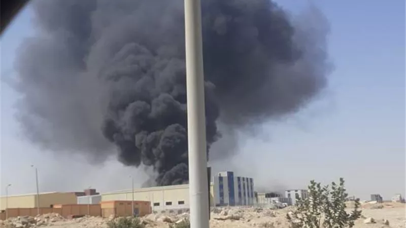 تفاصيل الحريق الهائل بالمنطقة الصناعية فى مدينة بدر.. فيديو وصور