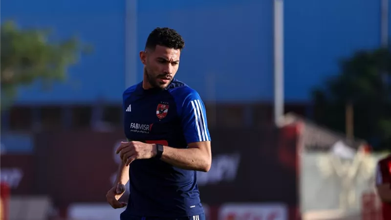 ياسر إبراهيم يشارك فى التدريبات.. وطبيب الأهلى يعلن جاهزيته للمباريات