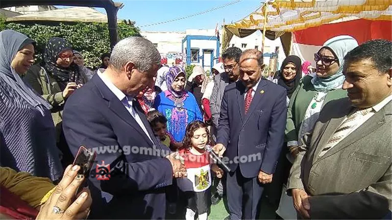 مدير تعليم دمياط يشهد ورش عمل الأنشطة الطلابية بمدارس فارسكور