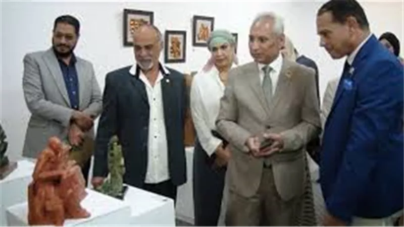 د. عصام فرحات يفتتح معرض سوق الفن بــ