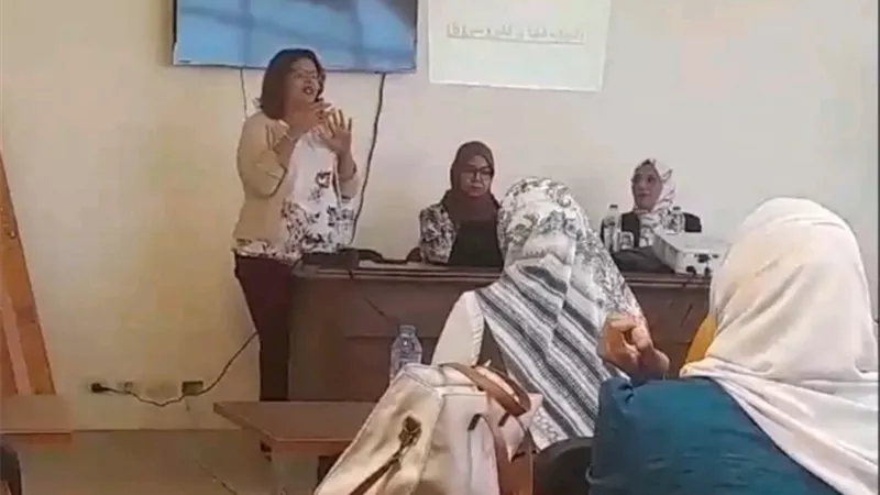 تدريب فرق الفيروسات الكبدية بإدارات ومستشفيات البحر الأحمر