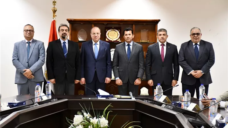 وزير الشباب يشهد توقيع بروتوكول للرعاية الطبية للرياضيين