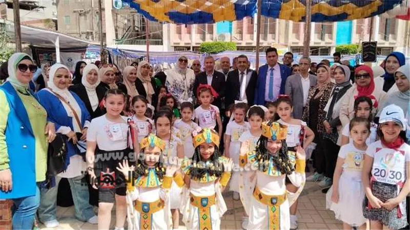 مدير تعليم دمياط يشهد ورش الأنشطة الطلابية بمدارس عاصمة المحافظة