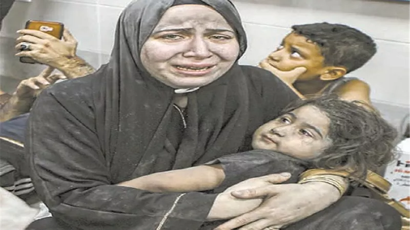 الدفاع المدني الفلسطيني: الأطفال أكثر من يعانون من الوضع المأساوي