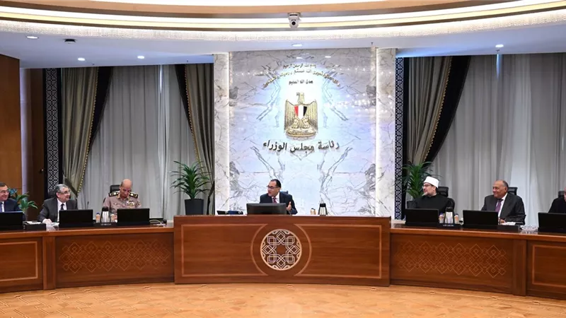 مدبولي يهنئ أبناء مصر الأقباط بمناسبة الاحتفال بعيد القيامة