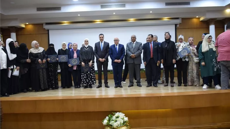 محافظ بورسعيد كرم ٨٣ مدرسة حاصلة على شهادة الإعتماد والجودة