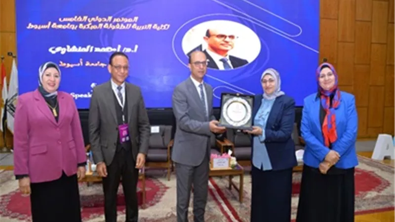 رئيس جامعة أسيوط يفتتح المؤتمر الدولى الخامس لكلية التربيةللطفولة