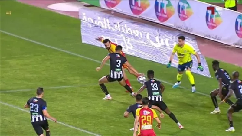 الترجى يتصدر الدورى التونسى بعد تعادله مع الصفاقسى