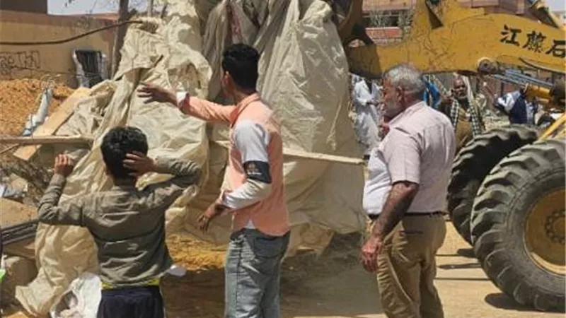 رئيس جهاز بدر يقود حملة مكبرة لإزالة الإشغالات بشارع الزلزال صور