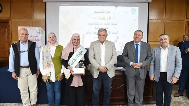رئيس القابضة للمياه يكرم الأمهات المثاليات بالشركة القابضة