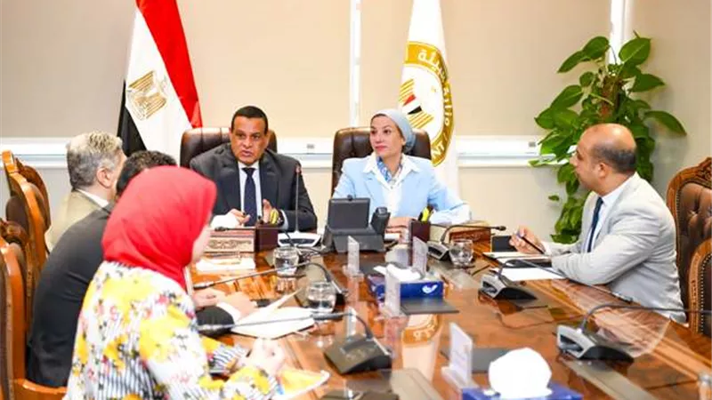 وزيرا البيئة والتنمية يتابعان مستجدات تنفيذ منظومة إدارة المخلفات