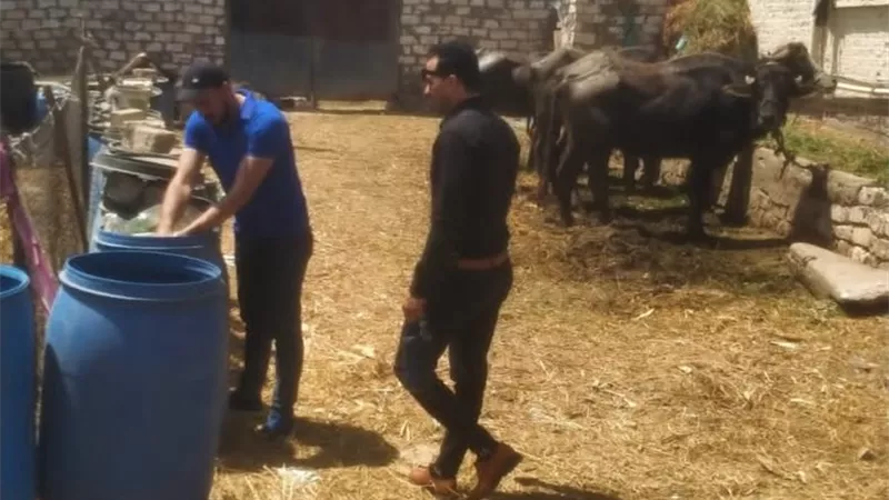 ضبط وإعدام١٠طن مخللات وغلق مصنع غير مرخص بأولادصقر