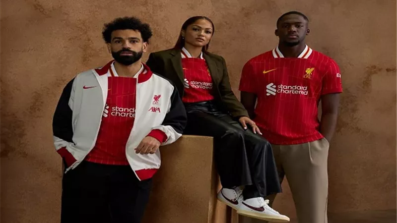 شاهد .. محمد صلاح بقميص ليفربول للموسم الجديد