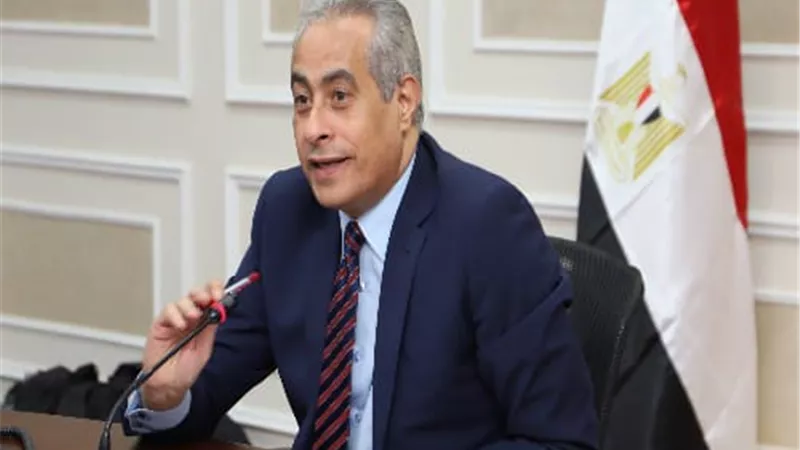 بعد توجيهات الرئيس بدعمه .. كل ما تريد معرفته بشأن صندوق إعانات الطواريء للعمال