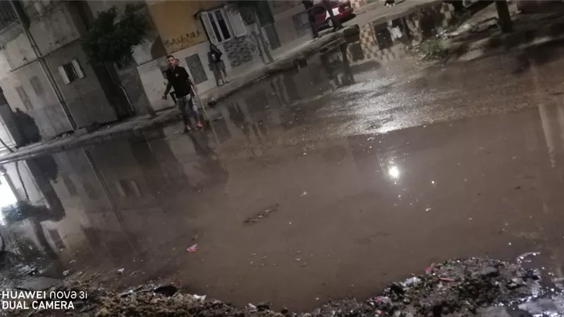 السيطرة على انفجار ماسورة مياه بجوارقضايا الدولةبالزقازيق
