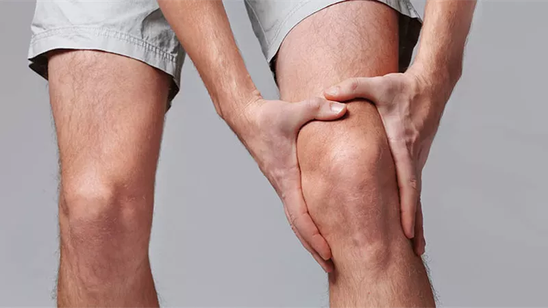 تعرف على ممارسات خاطئة تؤدي إلى خشونة الركبة.. احذر منها