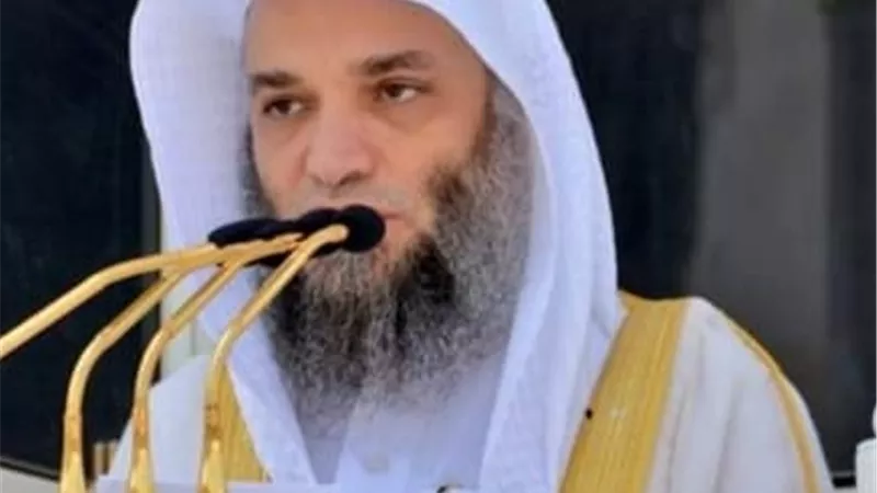 خطيب المسجد الحرام :شتان بين حياة الإنسان عابدا لله و عابدا لغيره