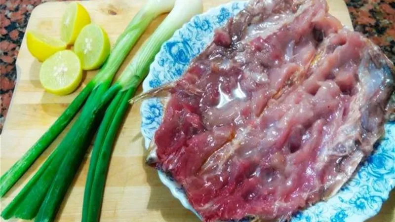 خطوات هامة للتخلص من رائحة الفسيخ فى شم النسيم