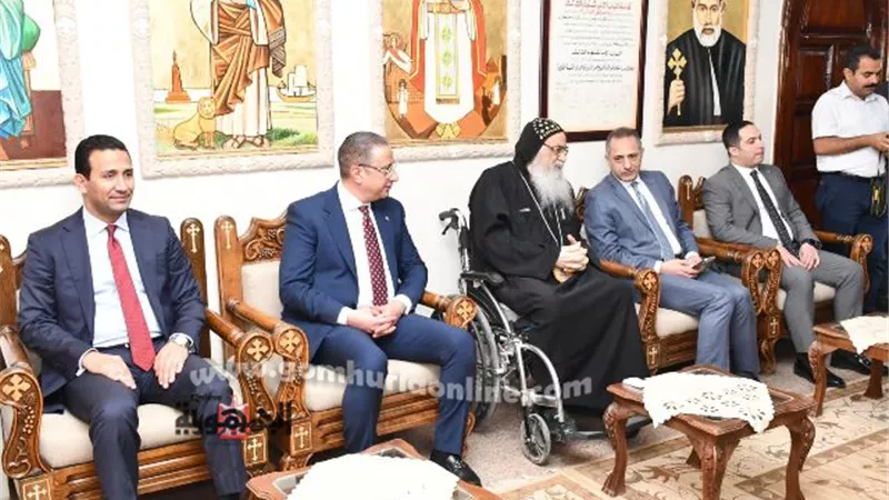 محافظ الفيوم يزور دير الأنبا إبرام بالعزب للتهنئة بعيد القيامة