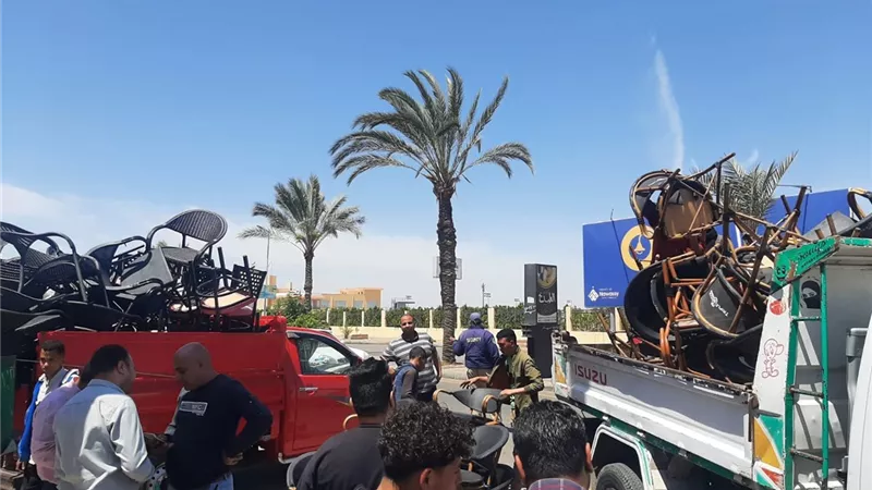 حملات لرفع الإشغالات وتكثيف صيانة المزروعات بمدينة الشروق