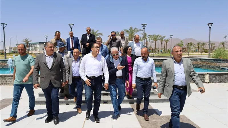 مدبولي يتفقد مجلس مدينة شرم الشيخ الجديد ومبني خدمات مصر