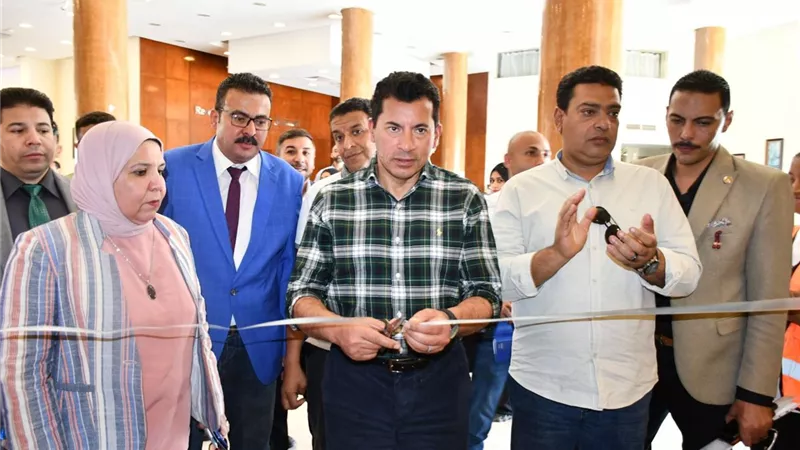 وزيرالرياضة يفتتح معرض للحرف اليدوية بالمدينة الشبابية بشرم الشيخ