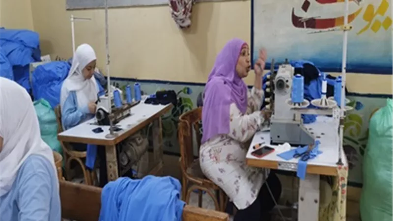 تعميم تجربة الجيزة لتصنيع الزي المدرسي داخل المدارس الفنية بالمحافظات