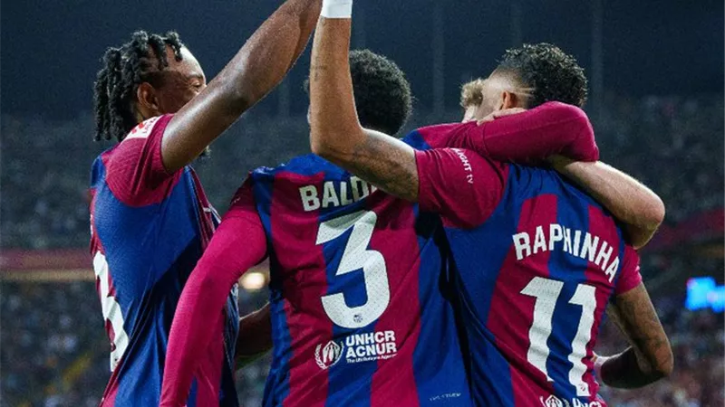 برشلونة ضد جيرونا .. هدفان في دقيقة واحدة