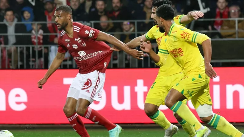 نانت يتعادل سلبيا مع بريست في الدوري الفرنسي بمشاركة مصطفي محمد