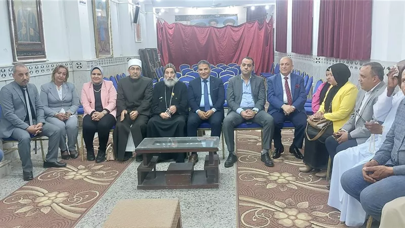 وفد رسمي وشعبى بكفر الدوار لتهنئة شركاء الوطن بعيد القيامة