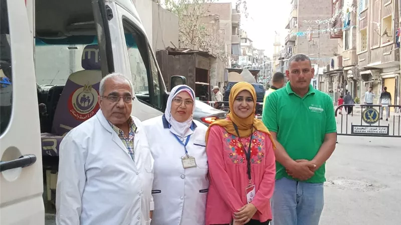 اقبال شديد على العيادات المتمركزة أمام الكنائس لتأمين الإحتفالات