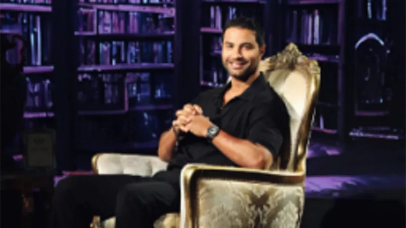 كريم فهمي: انفصال والديه لم يؤثر سلبياً عليه وعلى شقيقى
